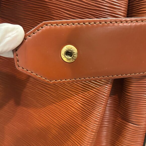 Louis Vuitton Epi Sac D'Epaule Kenyan Fawn - Picture 7 of 12